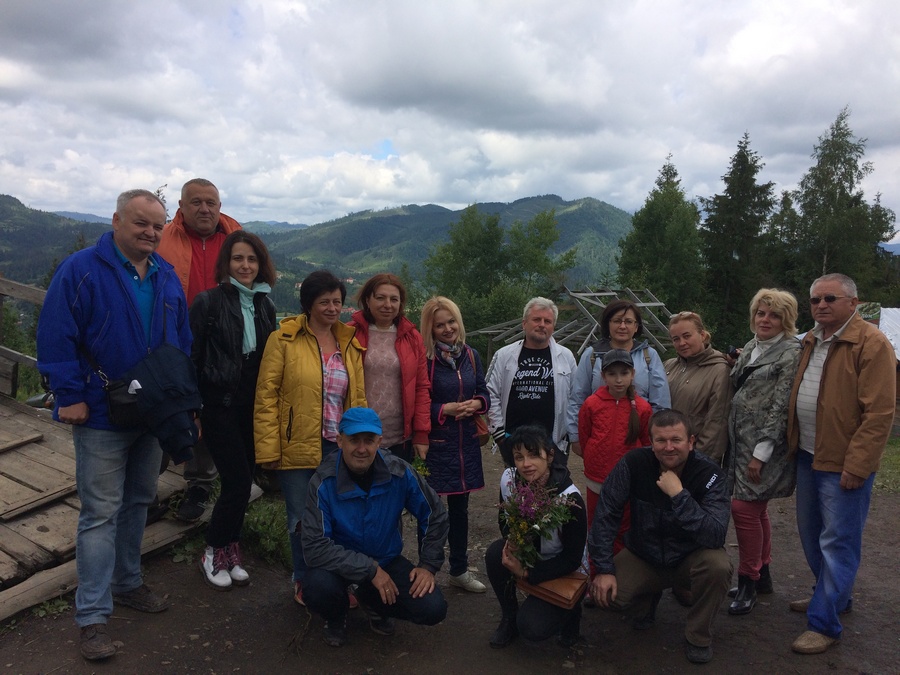 Біля витягу на гору Погар